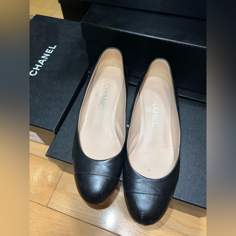 CHANEL PUMPS